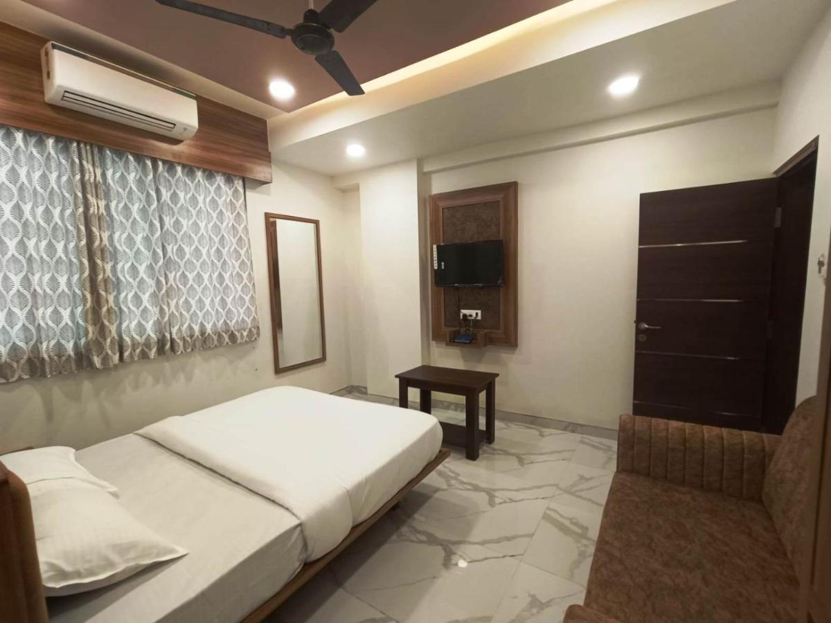 Sai Sagar Lodging & Boarding Ulhasnagar Екстер'єр фото