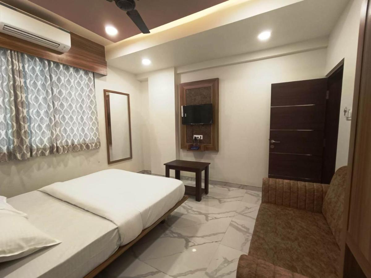 Sai Sagar Lodging & Boarding Ulhasnagar Екстер'єр фото